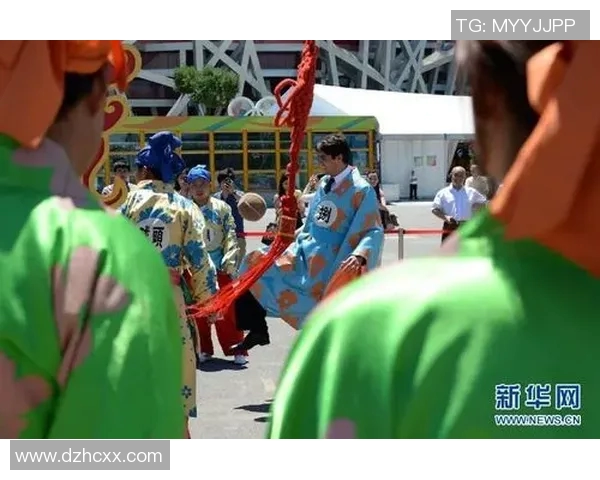 足球明星身着汉服展现传统魅力高清照片集锦